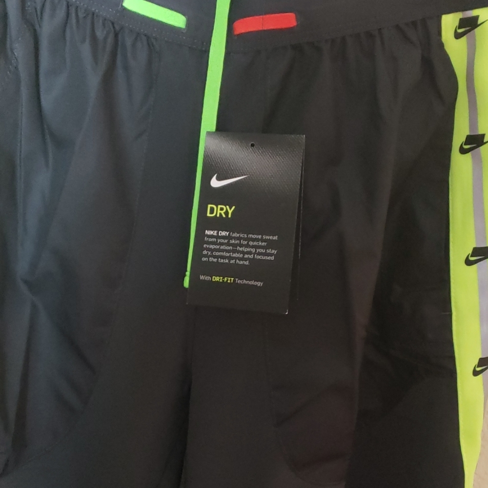 Running pants - Picture 3 of 3